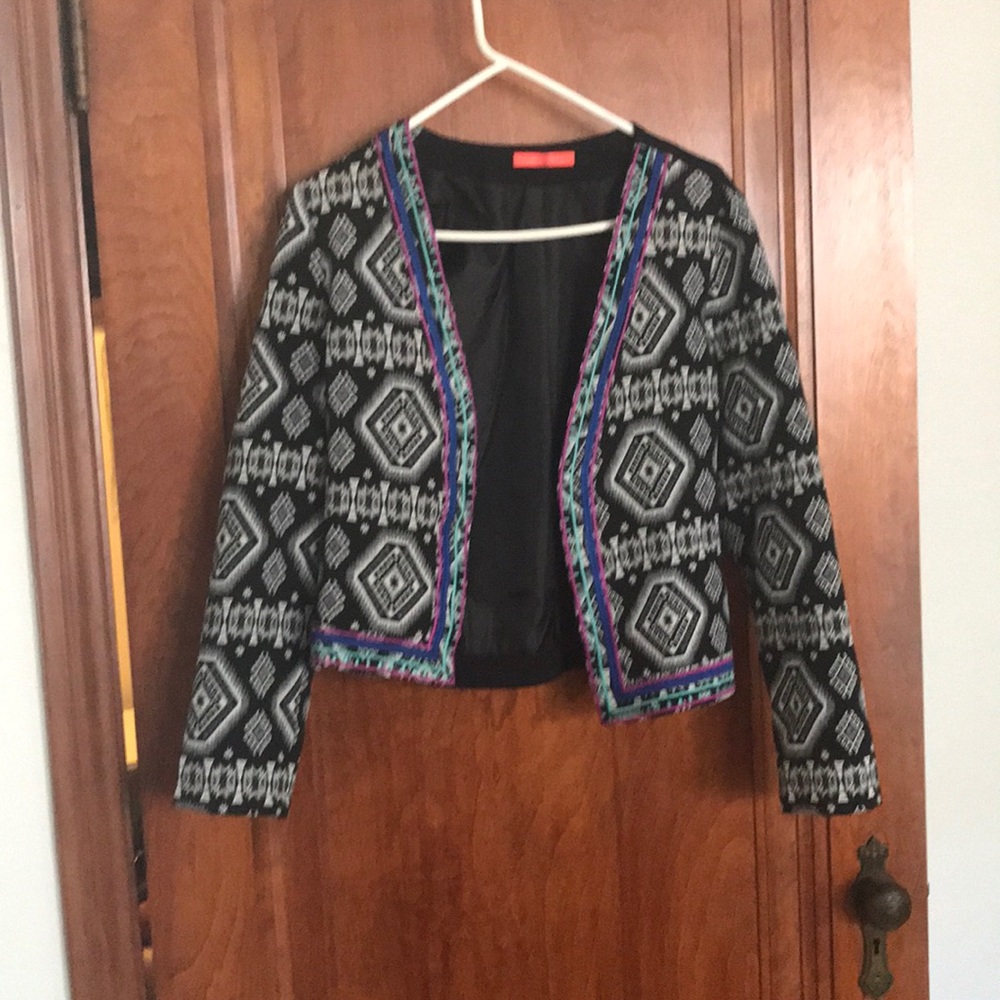 Patterned blazer with solid black back